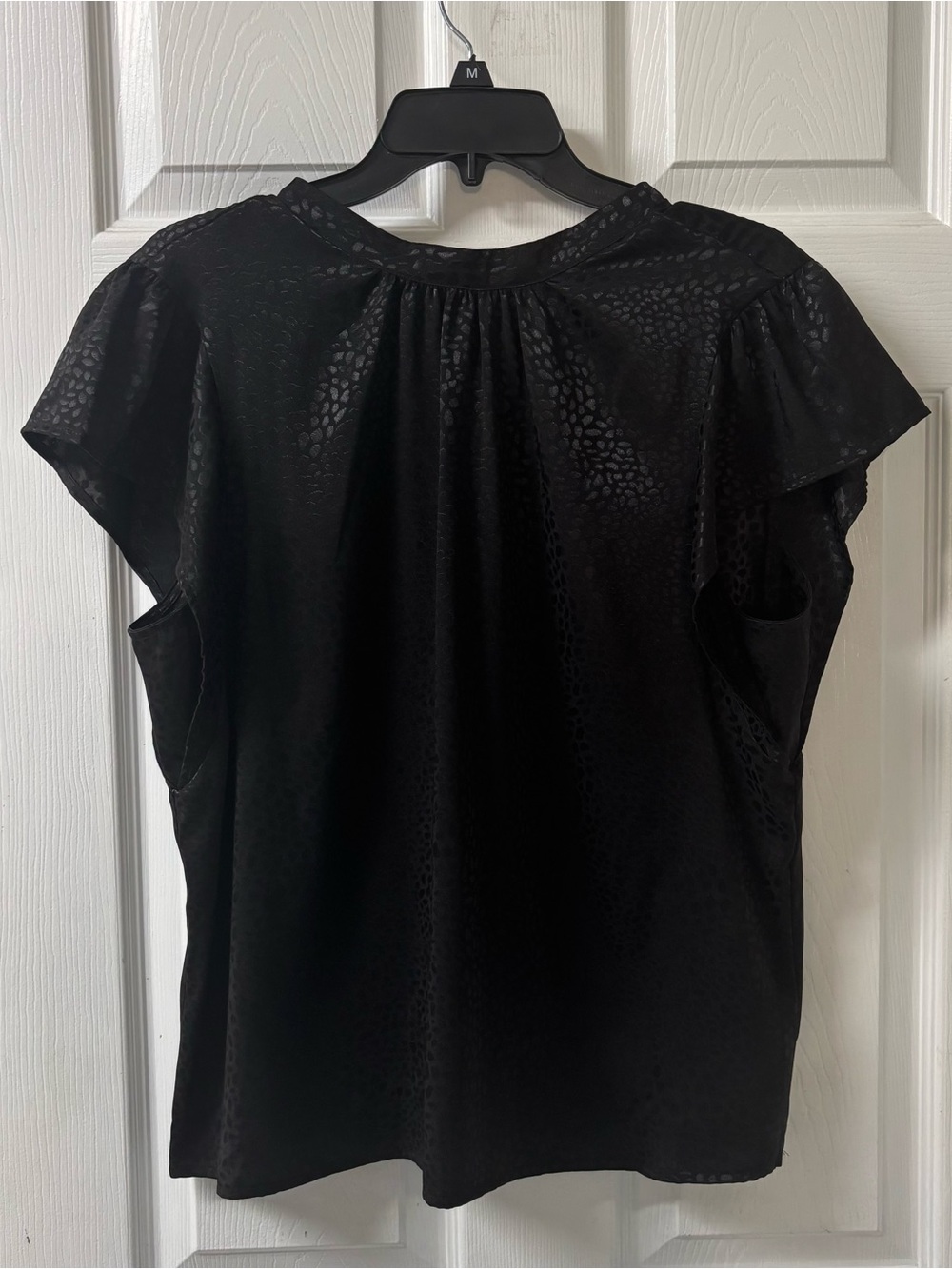 Nine West Black Short Sleeve Leopard Print Satin Flutter Blouse Women’s Large